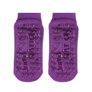 Пара фиолетовых носков Altitude Trampoline Park, водонепроницаемых носков для батута с узором на ручке и надписью Jump Nation.