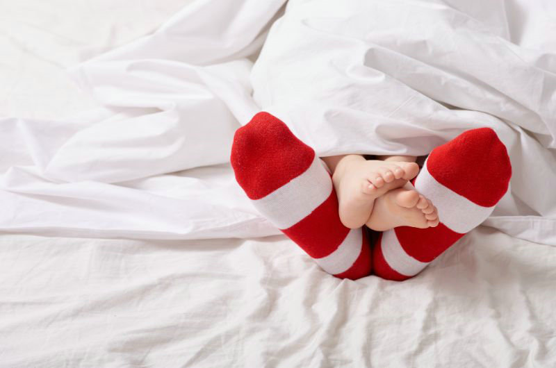 Les bienfaits pour la santé de dormir avec des chaussettes