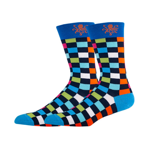 Neuartige Socken von Sinoknit: Karomuster in Blau, Orange, Grün, Schwarz, Weiß, mit einem kleinen orangefarbenen Oktopus oben.